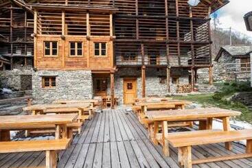 هتل Agriturismo Montana Fold