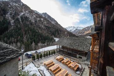 هتل Agriturismo Montana Fold