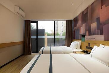 هتل City Comfort Inn Liuzhou Wuling Liutai Road
