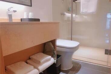 هتل City Comfort Inn Shenzhen Exhibition Center North Huaqiang Metro Station