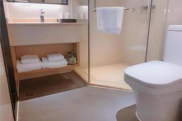 هتل City Comfort Inn Shenzhen Exhibition Center North Huaqiang Metro Station
