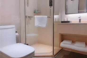 هتل City Comfort Inn Shenzhen Exhibition Center North Huaqiang Metro Station