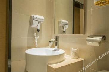 هتل City Comfort Inn Yulin Jincheng Center Municipal Government
