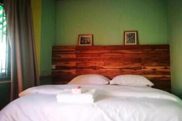 هتل Leng Saysana Guesthouse