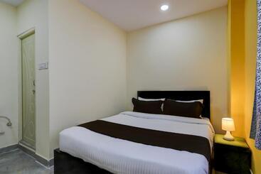 ホテル Oyo Dolphin Inn Residency