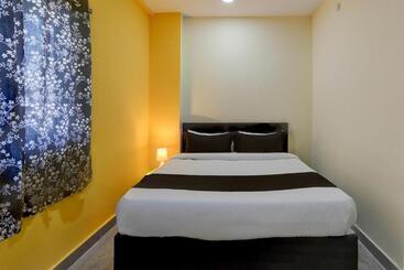 ホテル Oyo Dolphin Inn Residency