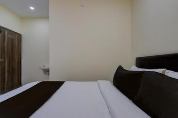 ホテル Oyo Dolphin Inn Residency