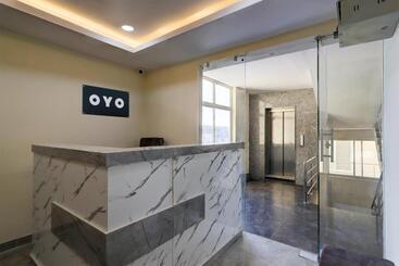 ホテル Oyo Dolphin Inn Residency