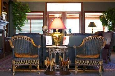 هتل South Thompson Inn