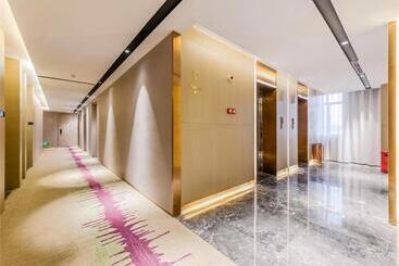 Lavande Hotel Foshan West Station Shishan Zhaoda