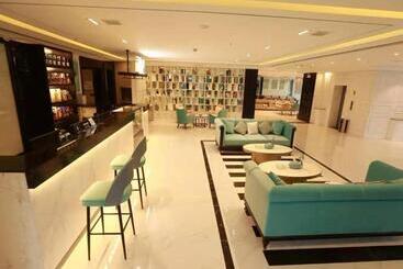 Xana Hotelle Jinzhou Central South Street Red Star Macalline
