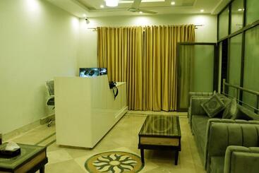 پانسیون Hayat Grand Guest House