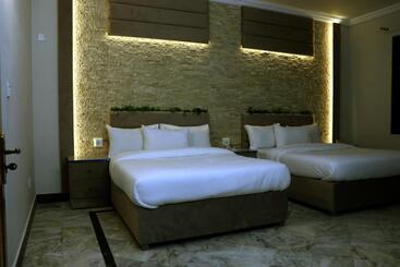 پانسیون Hayat Grand Guest House