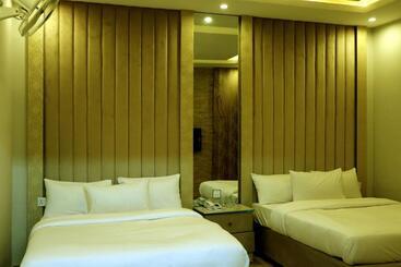 پانسیون Hayat Grand Guest House