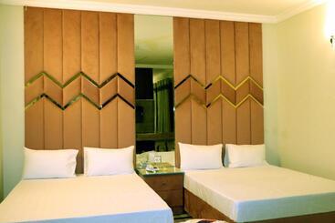 پانسیون Hayat Grand Guest House