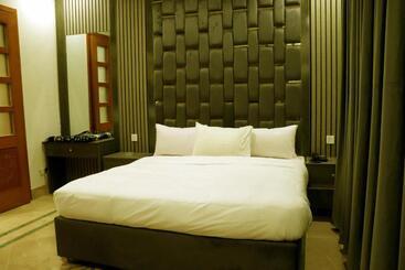 پانسیون Hayat Grand Guest House