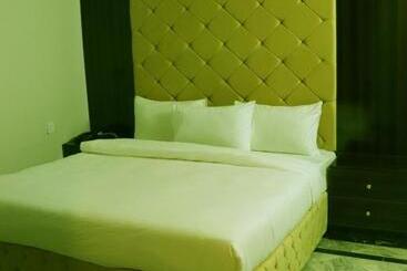پانسیون Hayat Grand Guest House