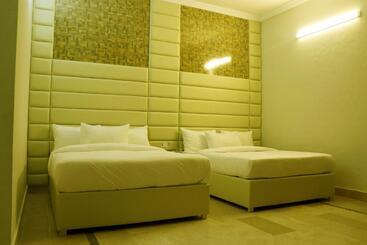 پانسیون Hayat Grand Guest House