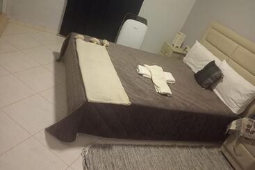 بنسيون Malak Tingis