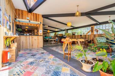 هاستل Auberge De Jeunesse Cheeky Family