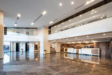 Atour Hotel Chifeng Hongshan Sport Center