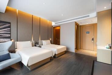 Atour Hotel Chifeng Hongshan Sport Center