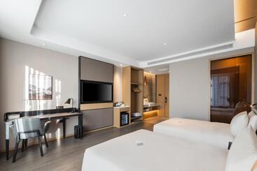 Atour Hotel Chifeng Hongshan Sport Center