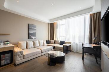 Atour Hotel Chifeng Hongshan Sport Center