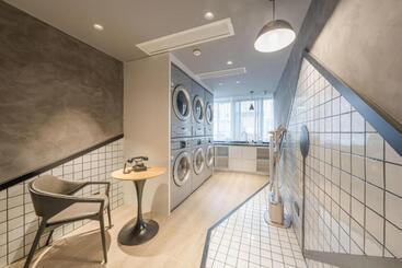 Atour Hotel Quzhou Nankong