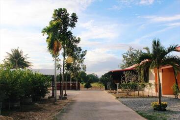هتل บ้านทองสุข รีสอร์ท