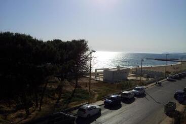هتل Seaview Family Apartment
