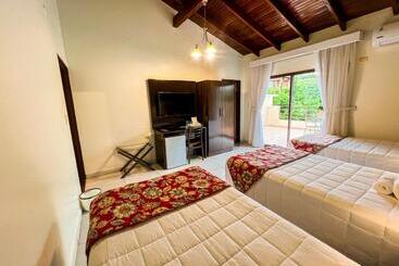 Mburucuyá Hotel Boutique