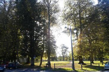 تختخواب و صبحانه Jardin Et Hotel Particulier