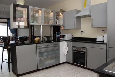 هتل Golden Beach Resort A051