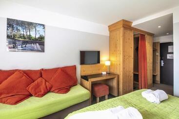 هتل Hôtel Les Menuires Les Bruyères