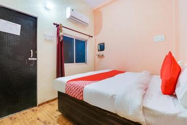 هتل Spot On 67730 Yash Paying Guest House