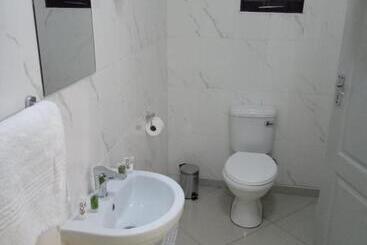 Kandjo S Bed And Breakfast