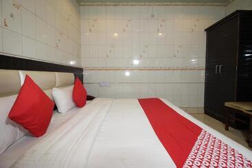 Oyo Hotel Blue Diamond