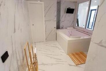 پانسیون Black Vulcano Suites&studios