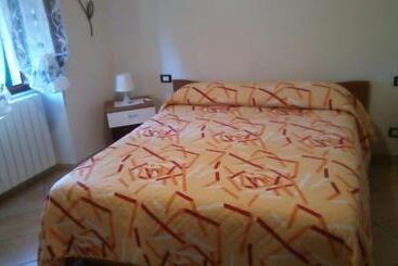 צימר Casa Vacanze L Agrifoglio