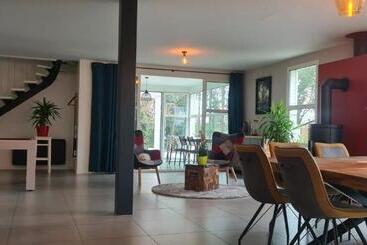 تختخواب و صبحانه La Villa Blanche   18 Personnes