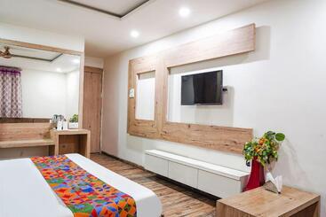 Fabhotel Ashirwad Regency