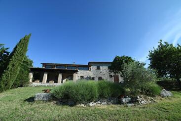 هتل Agriturismo La Paladina