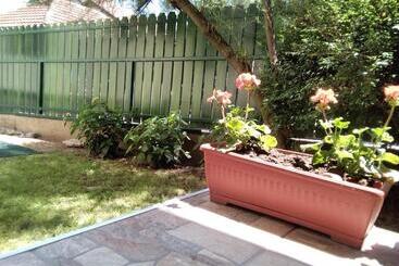 پانسیون Guest House Isidora