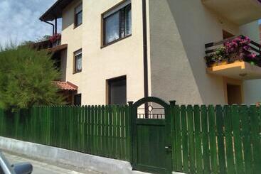 پانسیون Guest House Isidora