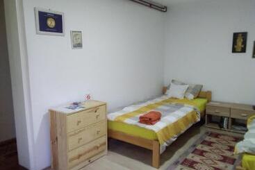 پانسیون Guest House Isidora