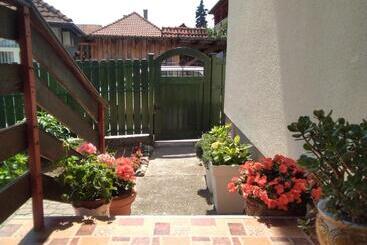 پانسیون Guest House Isidora