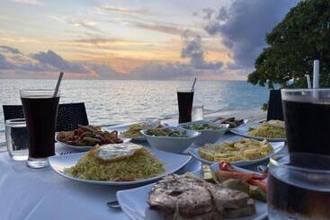 هتل Thoddoo Island Holiday Inn