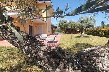مبيت وإفطار Villa Aurelio