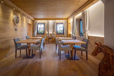 هتل Albergo Cavallino